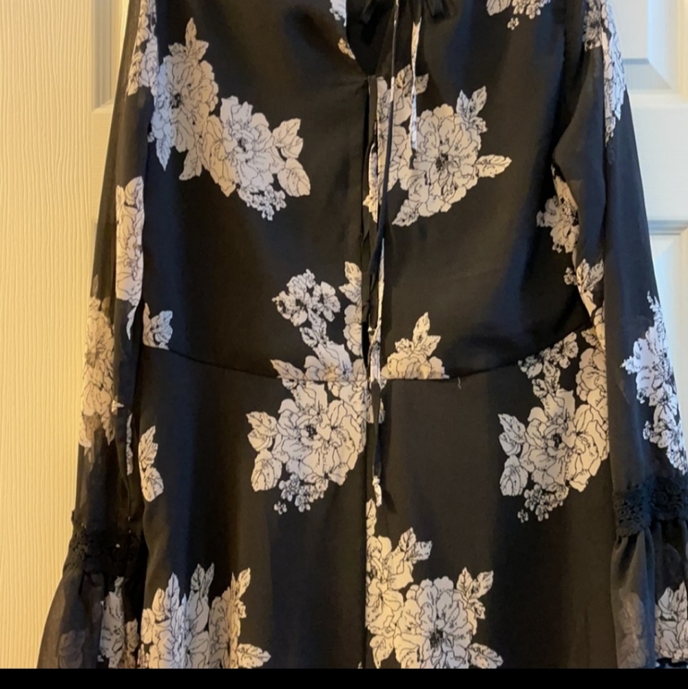 Xhilaration sz M Black and cream  youth dress - Picture 4 of 4